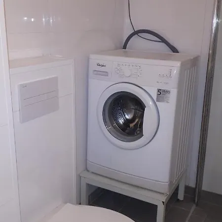 Apartment Tor